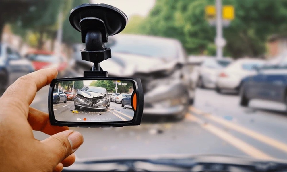 how_dash_cam_footage_can_help_your_florida_car_acc_32509124_featured